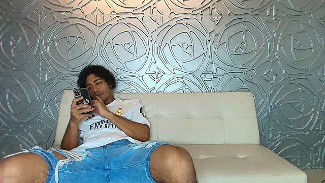 Snapshot of Ruin_Destruction chatting on June 19, 1:21 am Ruin Destruction online show from June 19, 1:21 am