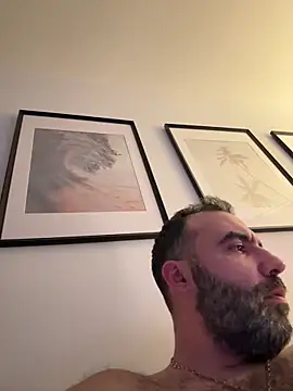 BicolorCandidate81 online show from April 10, 11:20 pm