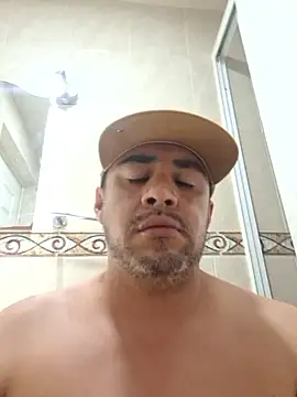 Snapshot of Manu2412 chatting on October 21, 6:03 am Manu2412 online show from October 21, 6:03 am