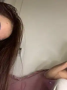 Snapshot of helo-kitty chatting on February 8, 2:20 pm helo-kitty online show from February 8, 2:20 pm