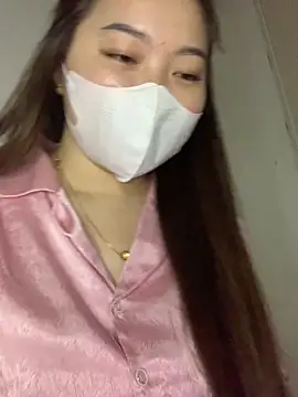 Snapshot of helo-kitty chatting on February 13, 2:57 pm helo-kitty online show from February 13, 2:57 pm