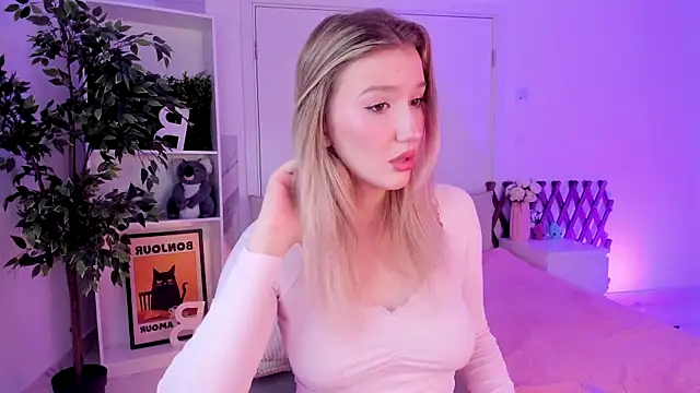 Snapshot of Synrix chatting on February 10, 7:12 am Synrix online show from February 10, 7:12 am