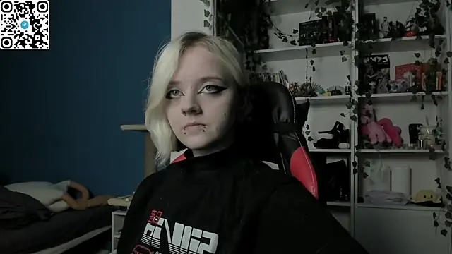 Holy Mistress S online show from November 26, 9:32 am