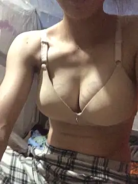 kity-cute online show from November 7, 1:44 pm