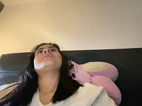 Snapshot of Cloebaker12 chatting on February 25, 11:25 pm Cloebaker12 online show from February 25, 11:25 pm