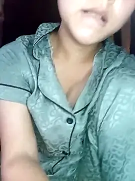 Quynhsumon online show from April 8, 6:35 am