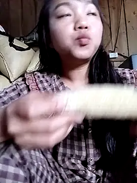 Quynhsumon online show from April 19, 8:02 am