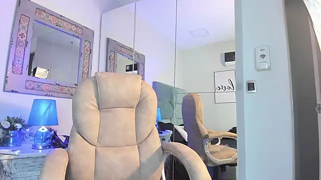 Mr Strike online show from November 30, 3:32 am