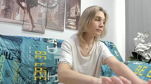 Tenderly Sophie online show from March 15, 1:33 am