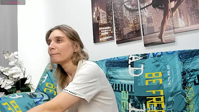 Tenderly Sophie online show from April 15, 1:23 am