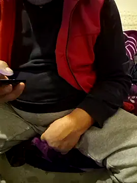 Snapshot of Djemi_7 chatting on February 10, 9:52 pm Djemi 7 online show from February 10, 9:52 pm