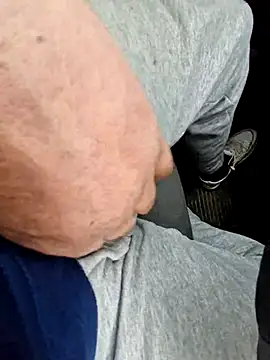 Snapshot of Djemi_7 chatting on February 12, 9:04 am Djemi 7 online show from February 12, 9:04 am