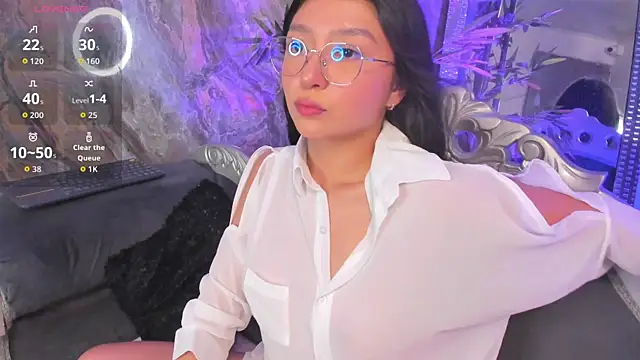 sydney miller  online show from April 11, 11:31 pm