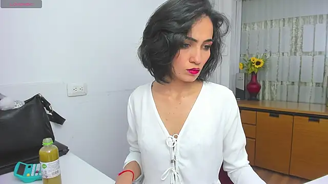 chloehanna online show from December 15, 7:29 pm