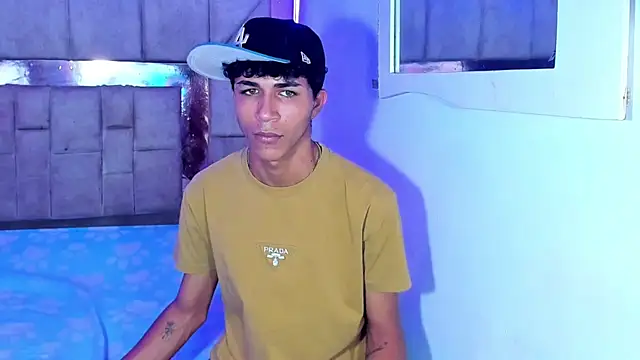 boyswantingplay online show from February 16, 11:01 pm