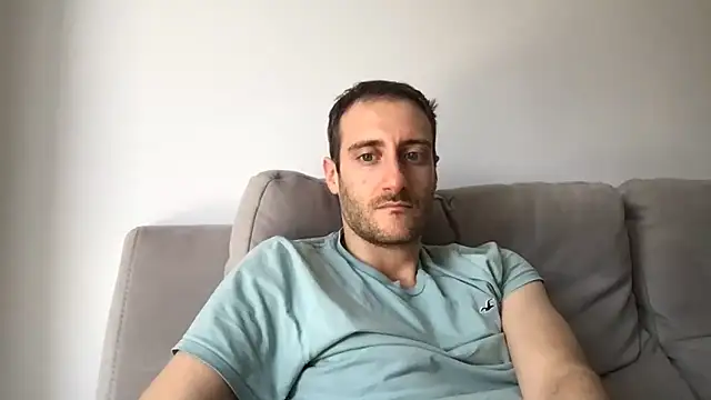 Snapshot of LukaShyGuy chatting on June 7, 10:30 am LukaShyGuy online show from June 7, 10:30 am