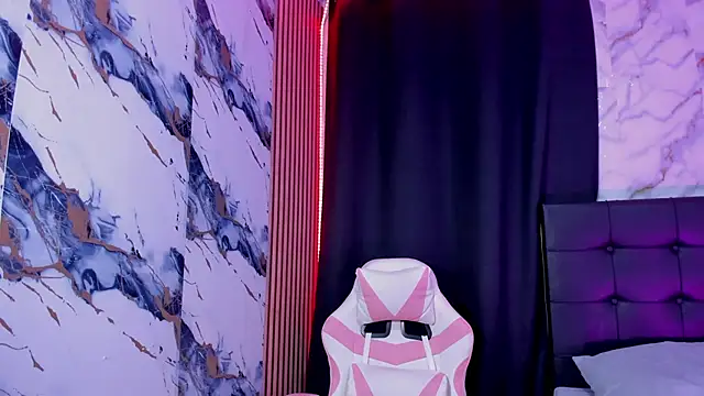 Scarlet DLuce online show from February 12, 9:04 am