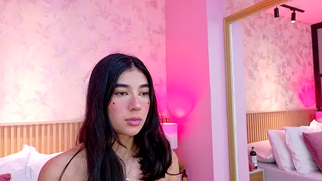 AdelineJhones online show from December 14, 2:33 pm