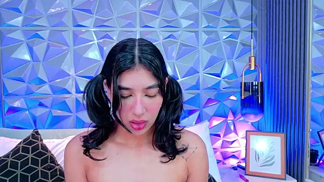 AdelineJhones online show from March 29, 2:28 pm