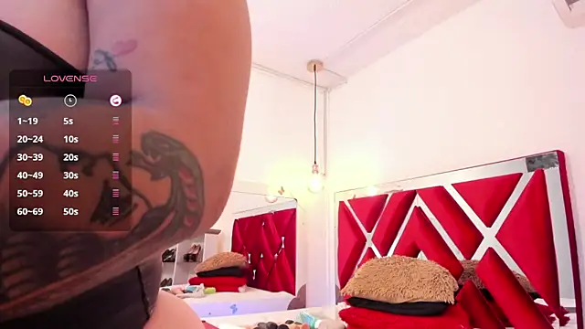 samantaawolf online show from November 28, 8:33 pm