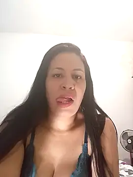 LeilaTaylor online show from October 28, 1:36 pm