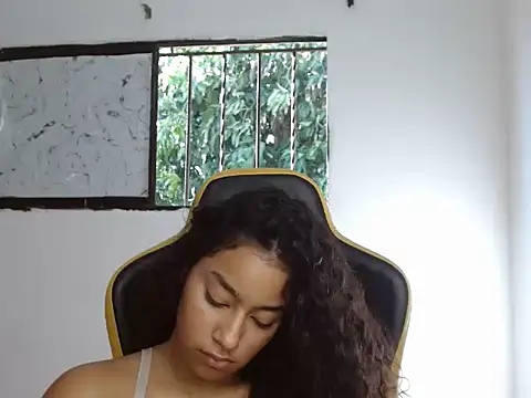 emily stars1 online show from December 4, 7:44 pm