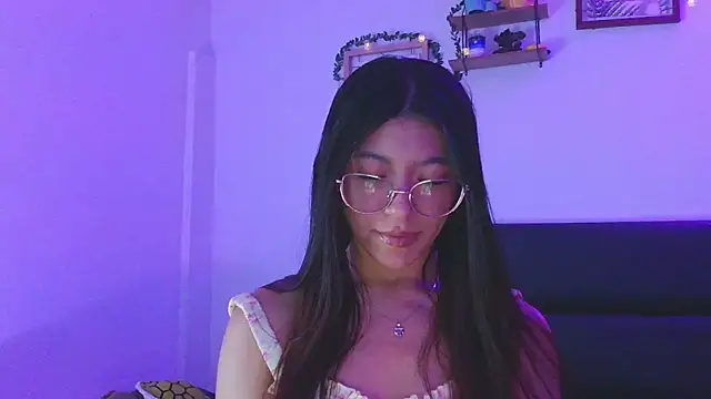 LissyM online show from December 19, 9:22 pm