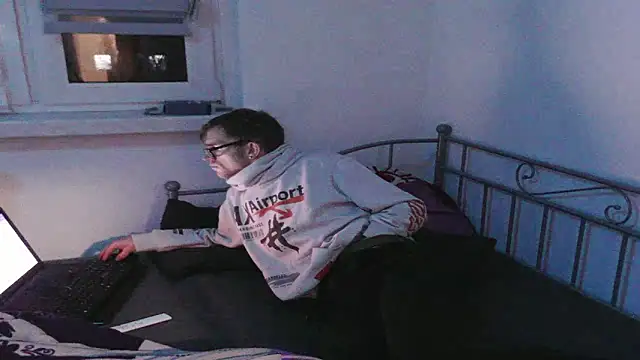 StephPra94 online show from February 23, 11:35 pm