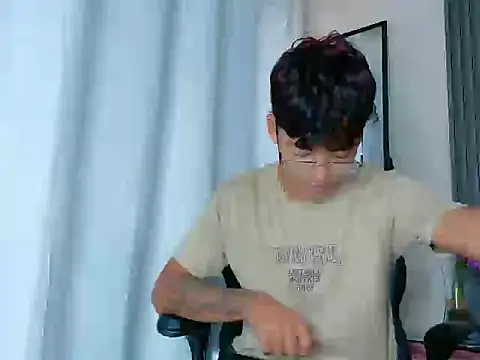 LiamANDJordan online show from November 4, 10:09 pm