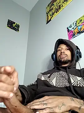 Snapshot of BigPrettyDick777 chatting on February 19, 9:16 am BigPrettyDick777 online show from February 19, 9:16 am