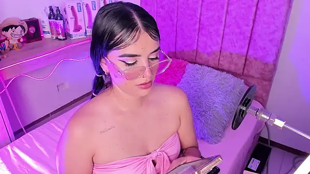 Snapshot of laana_foxx chatting on July 15, 11:10 pm laana foxx online show from July 15, 11:10 pm