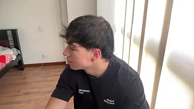 JUSTIN JHONS online show from March 21, 9:29 pm