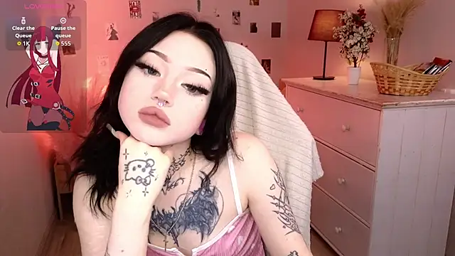 Emma Kirks online show from May 28, 12:35 pm