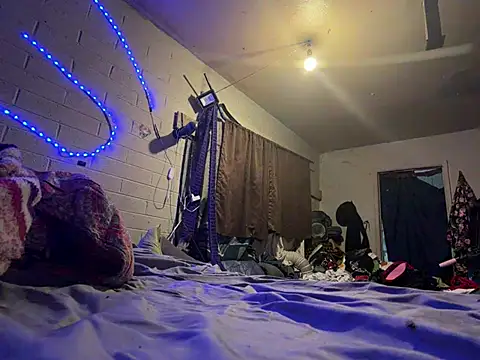 PiratingAqua online show from March 11, 2:39 am