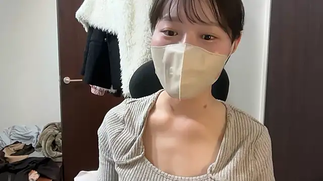 karenchaaan online show from March 15, 7:47 am