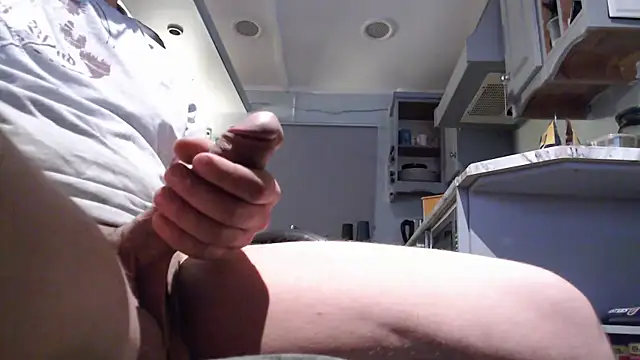 Snapshot of randomanuk chatting on January 12, 2:50 am randomanuk online show from January 12, 2:50 am