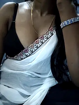 Ezabelljohn online show from May 10, 9:47 am