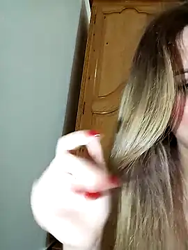 Snapshot of indilasixeey chatting on February 4, 1:00 am indilasixeey online show from February 4, 1:00 am