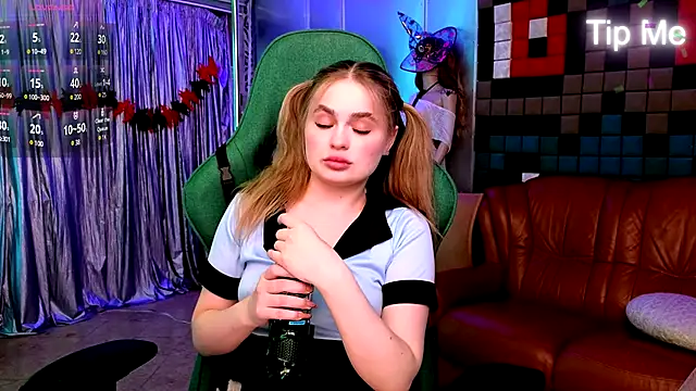 Jessi wxw online show from October 26, 11:38 am