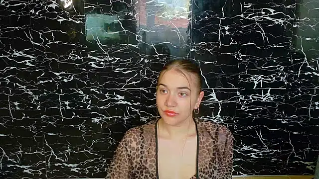 Snapshot of Biancka_ chatting on May 7, 5:35 am Biancka online show from May 7, 5:35 am