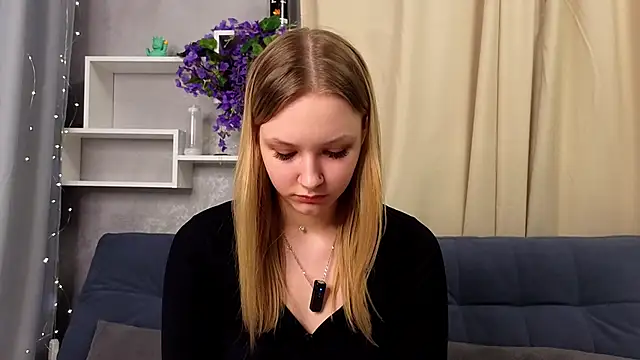 ElissaGlod online show from February 24, 1:09 pm