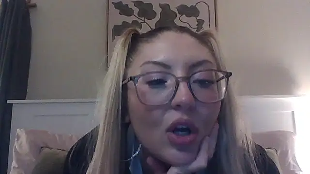 assstrogirl online show from November 9, 5:17 am