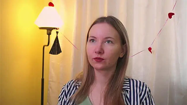 Snapshot of CathyHeximer chatting on February 6, 8:29 am CathyHeximer online show from February 6, 8:29 am