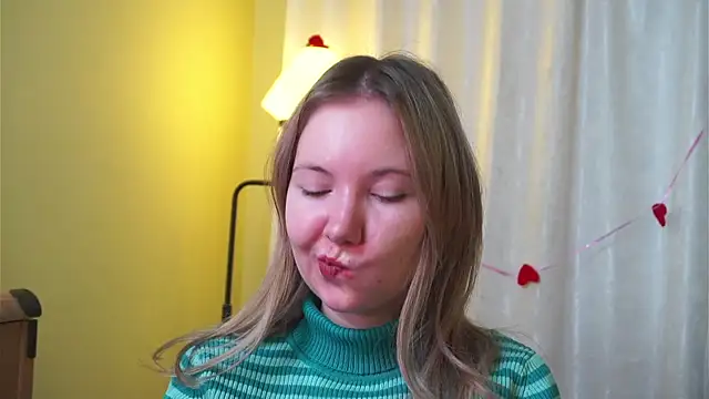 Snapshot of CathyHeximer chatting on February 8, 7:34 am CathyHeximer online show from February 8, 7:34 am