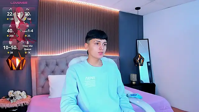 Maxii18  online show from October 29, 6:42 pm