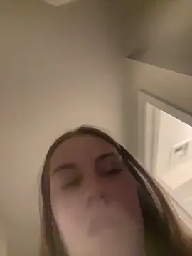 elliepixie online show from February 10, 3:21 am