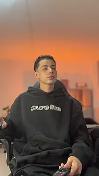 Sebastian Reed online show from February 26, 4:44 am