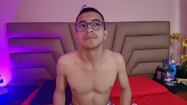 Snapshot of Crimsonsecretts chatting on January 10, 12:07 pm Crimsonsecretts online show from January 10, 12:07 pm