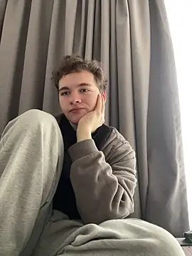 Snapshot of danielxfun chatting on April 22, 1:34 pm danielxfun online show from April 22, 1:34 pm