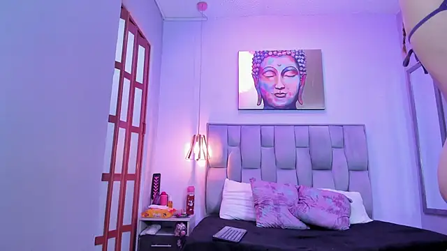 Violet-Storm- online show from December 15, 10:25 pm